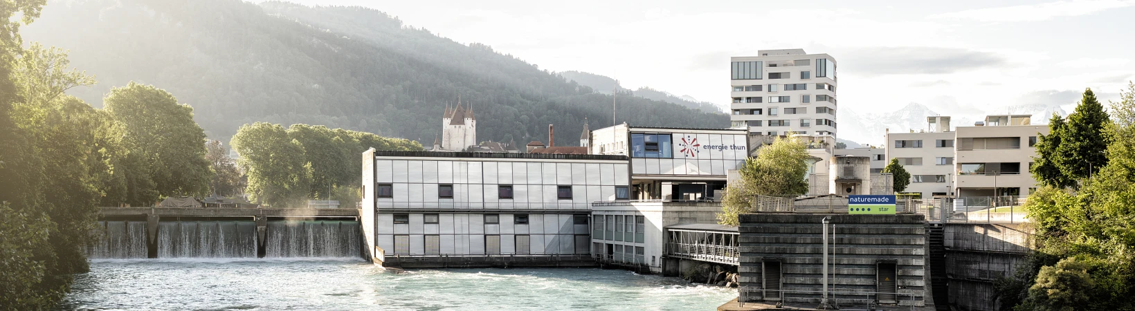 Aarewerke Thun Aarewerk Thun mitten in der Stadt, im Hintergrund das Schloss Thun