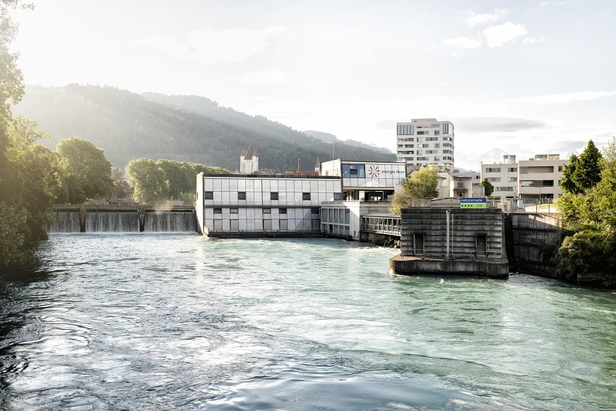 Aarewerke Thun Aarewerk Thun mitten in der Stadt, im Hintergrund das Schloss Thun